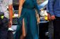 Jennifer Lopez Shows Off Jambes teintée pour Fiat Commercial (Photos)