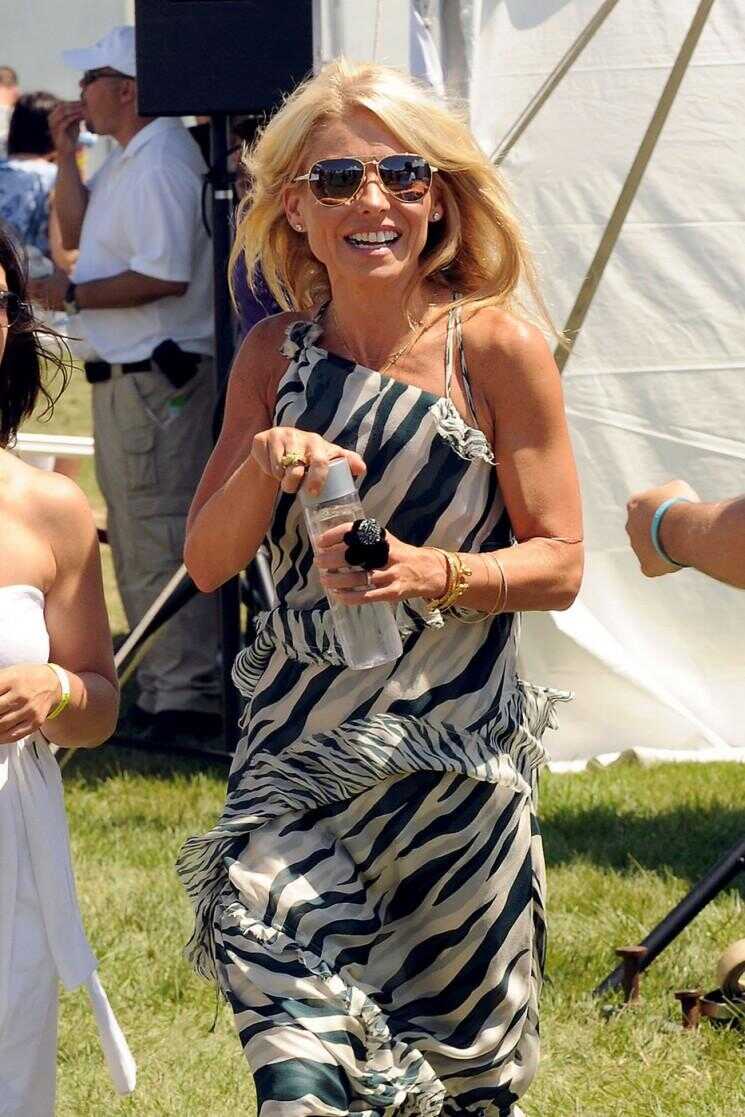 Spotted: Kelly Ripa Shows Off Her Wild Side Au Super Saturday