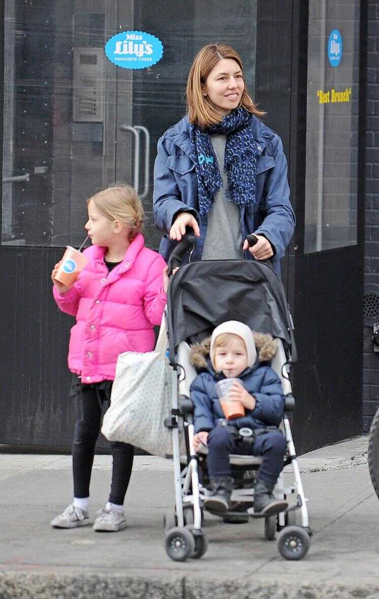 Sofia Coppola A Brunch avec ses filles (Photos)