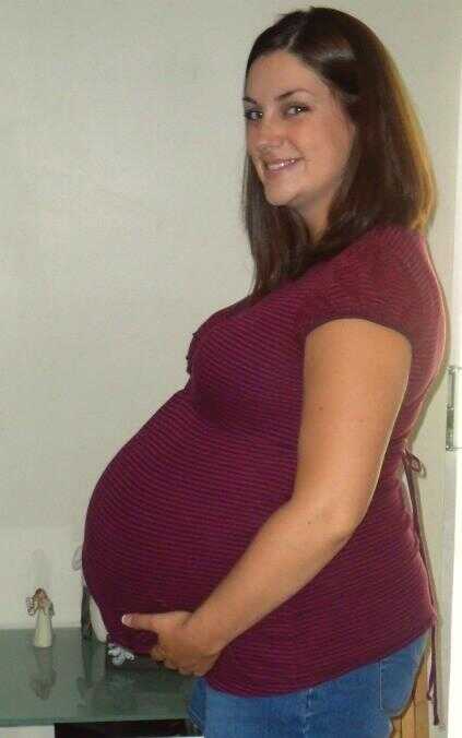 Двойня 26 недель. Женщина беременна двойней. Беременные двойней на 9 месяце.