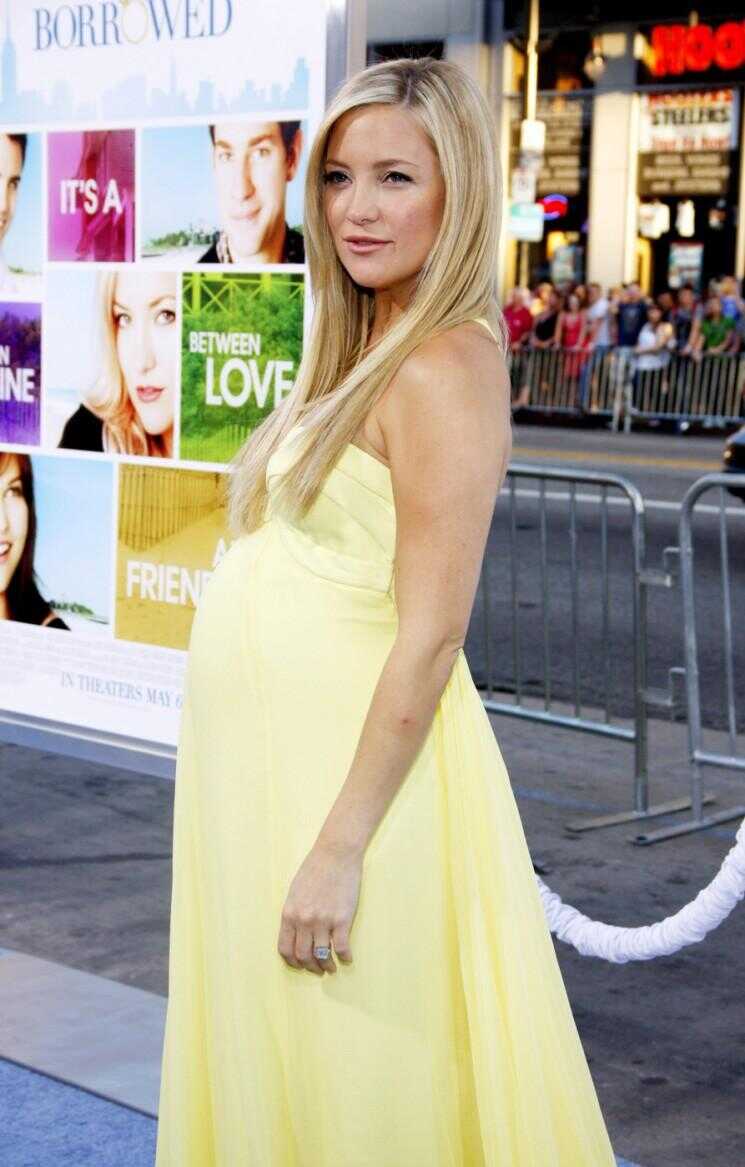 12 Celebrity mamans enceintes de leur deuxième mari (Photos)