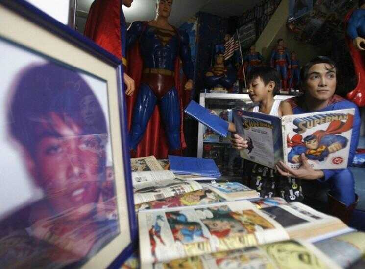 Superman Fan subit une intervention chirurgicale esthétique pour ressembler au Superhero
