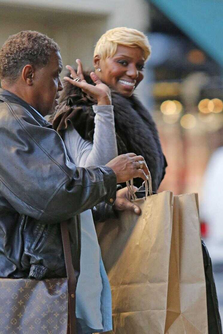 NeNe Leakes Goes On A Little Shopping Spree In NYC (Photos)