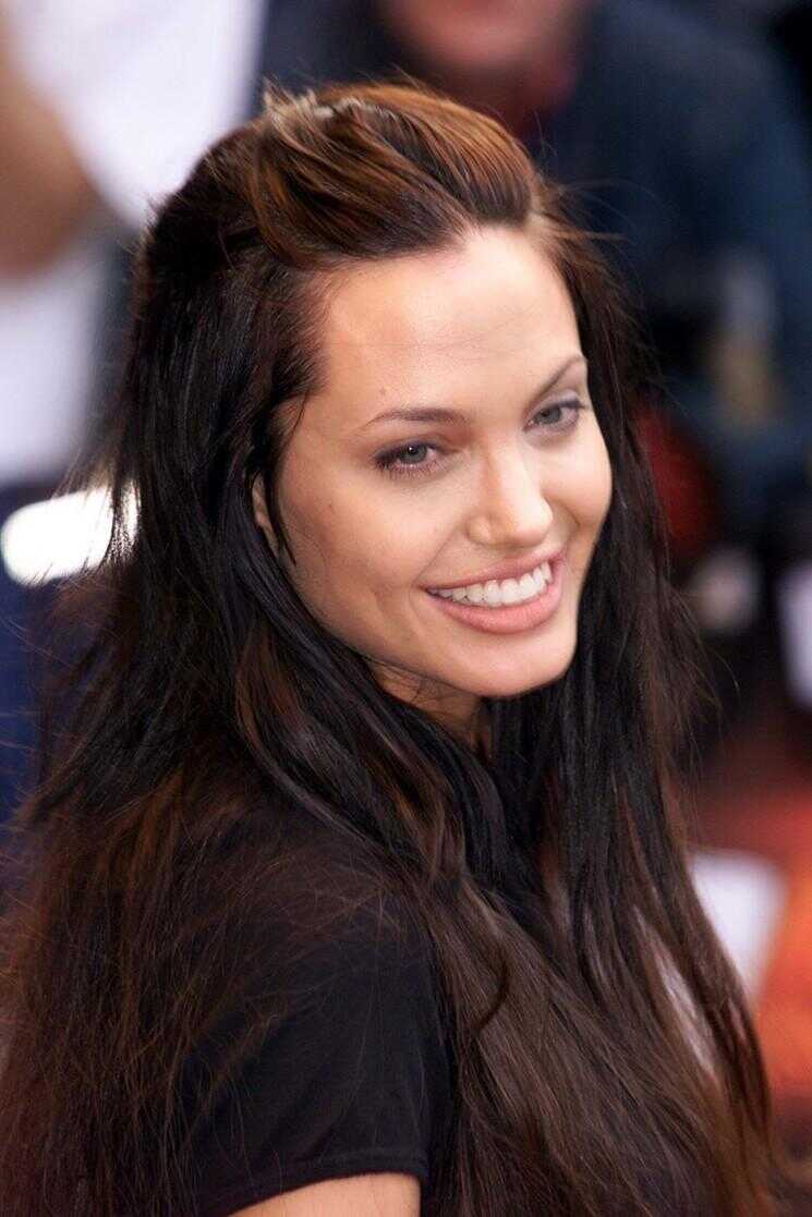 10 raisons pourquoi nous aimons Angelina Jolie (Photos)