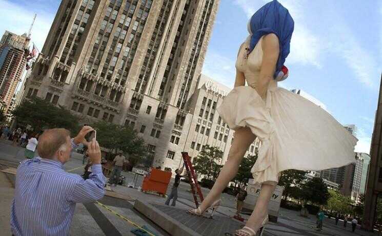 Sculpture 26 pieds de hauteur de Marilyn Monroe Dévoilé à Chicago