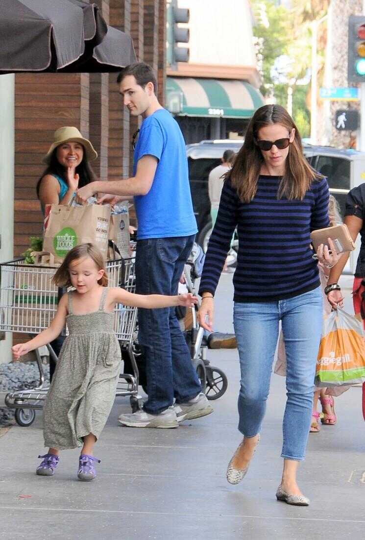 Jennifer Garner Coups Up Whole Foods avec ses filles (Photos)