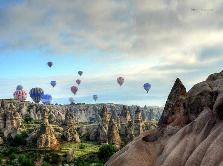 Incroyable paysage de montgolfière sur la Cappadoce
