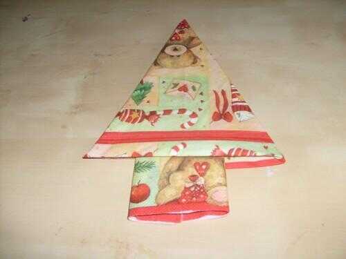 Pliez les serviettes pour Noël - si vous vous couchez un arbre de Noël