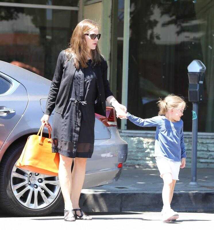 Jennifer Garner traite ses filles à un petit Baskin Robbins (Photos)