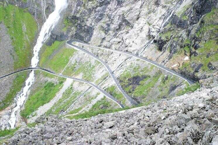 Les cheveux élever épingle à cheveux Bends sur la route des Trolls en Norvège
