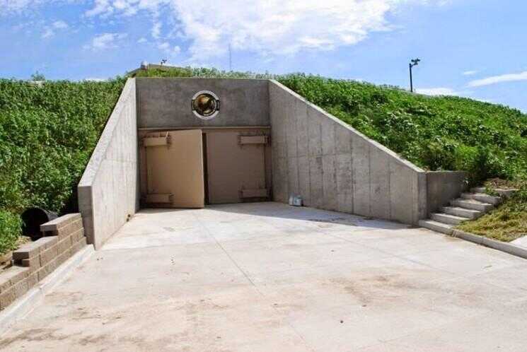 Projet de survie Condo: un luxueux métro Doomsday Bunker