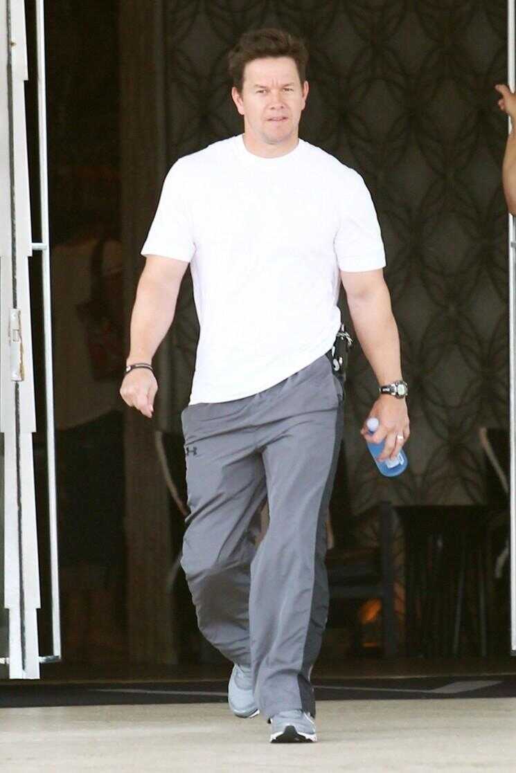 Mark Wahlberg prend une pause à Miami (Photos)