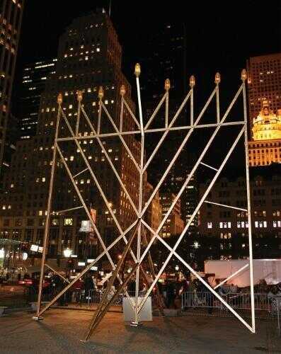 Hanukkah événements à New York: la plus grande Hanukkah Menorah monde