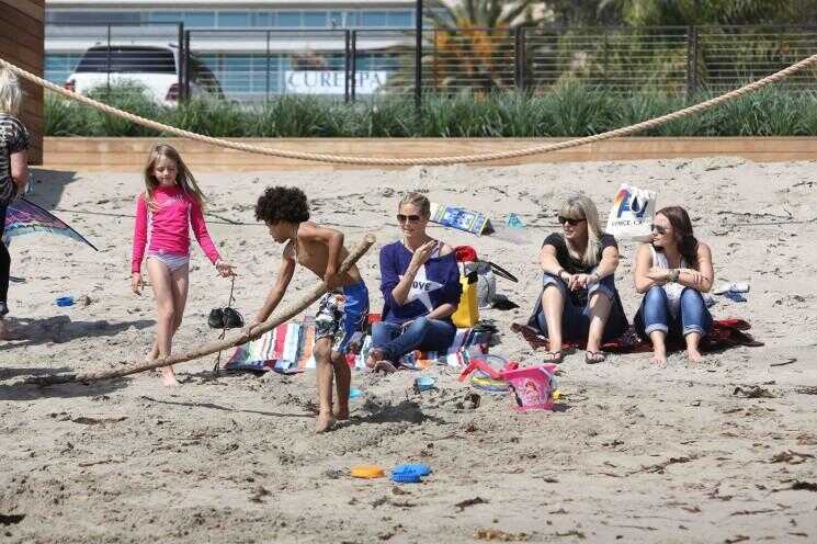 Heidi Klum et ses enfants ont plaisir à la plage!  (Photos)