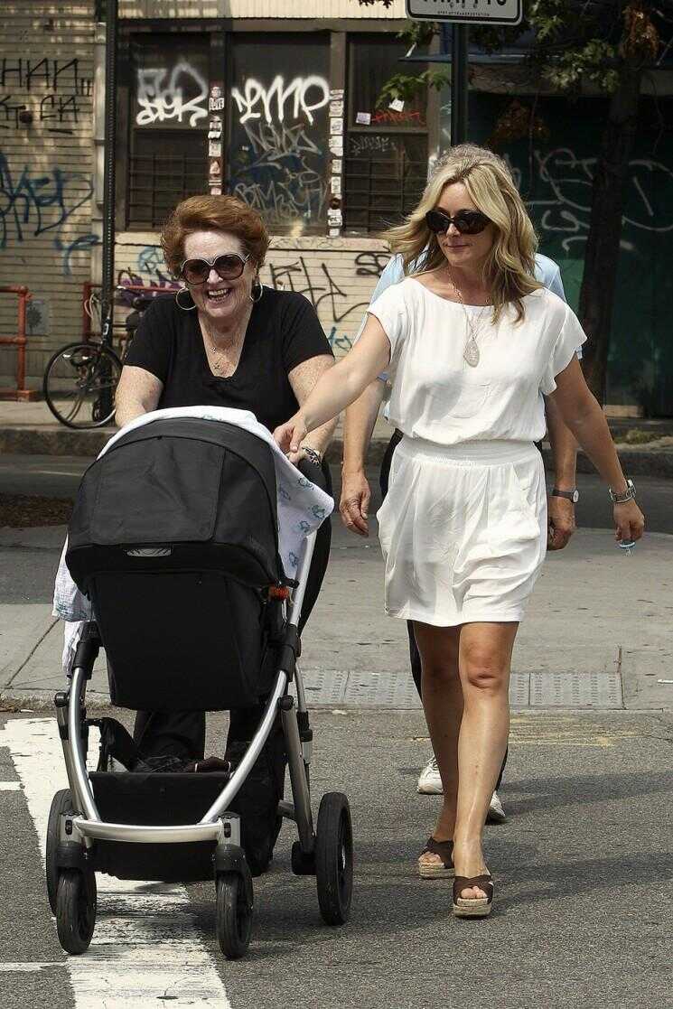 '30 Rock 'A Bye Baby!  Jane Krakowski & Bennett promenade autour de NYC