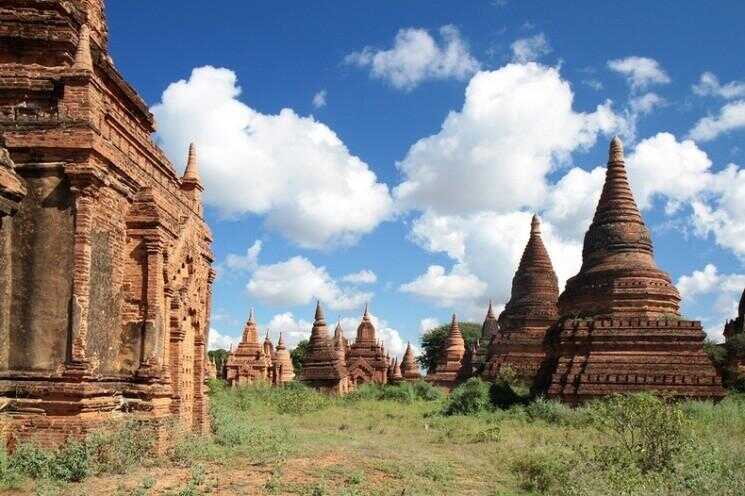 Les plusieurs milliers de temples de Bagan, Myanmar