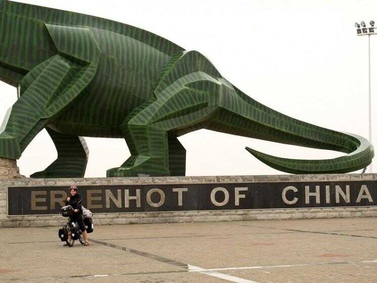 Les dinosaures de Kissing de Erenhot, en Chine