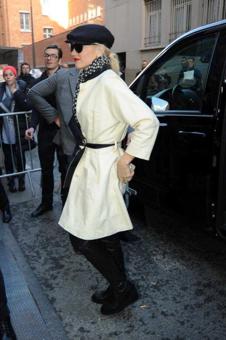 Gwen Stefani Rocking Paris!  (Photos)