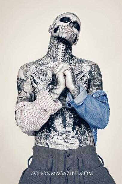 Magazine britannique tourne les tables - Ainsi, le modèle "Zombie Boy" sans voir de tatouages