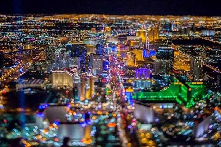 Las Vegas la nuit de 8799 pieds