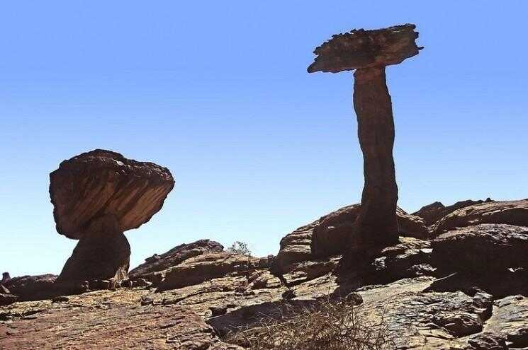 Dominant Rocks de l'Ennedi au Tchad Désert, Afrique