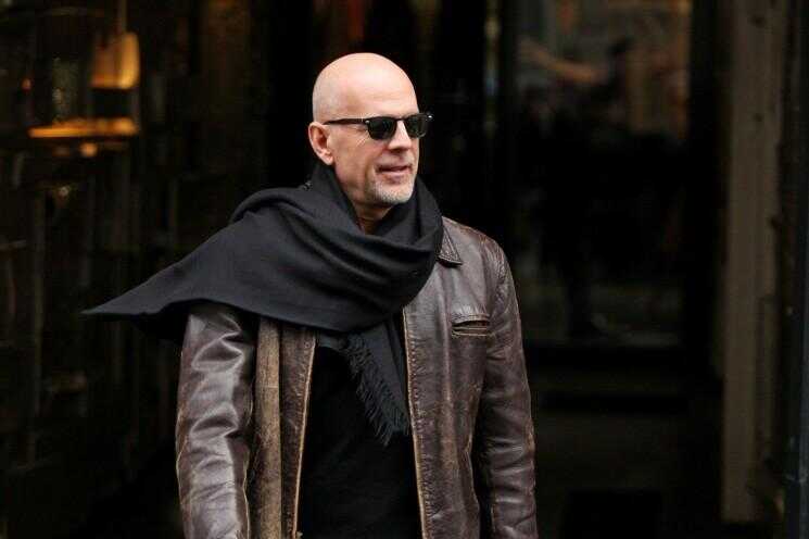 Bruce Willis prend ses filles à Paris pour Black Friday Shopping (Photos)