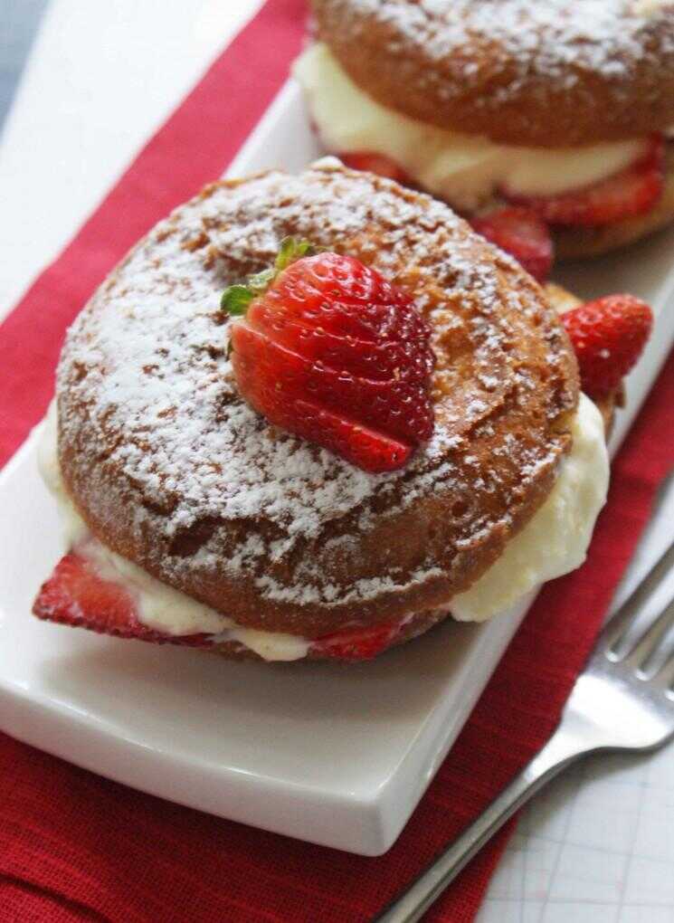 Sablés aux fraises sur Doughnuts de Sour Cream
