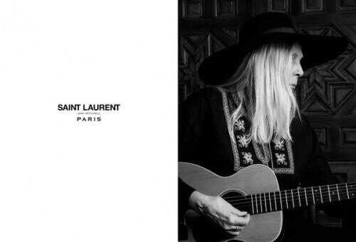 Modèles de Joni Mitchell pour Saint-Laurent, il est officiellement une semaine épique pour la mode