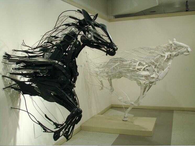 Sculptures en plastique recyclé par Sayaka Ganz