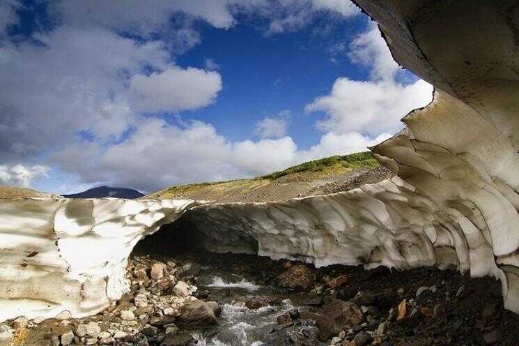 Un magnifique Grotte de glace au Kamtchatka