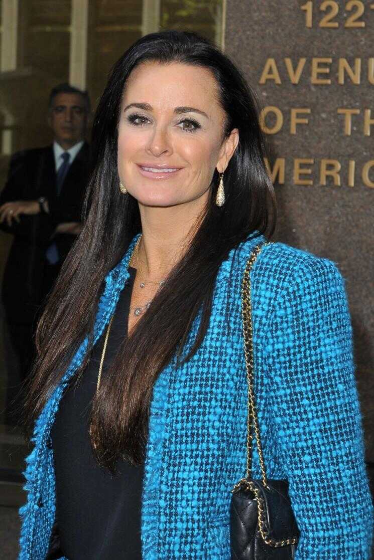 Real Housewives de Beverly Hills: Kyle Richards Belles in Blue (Photos)