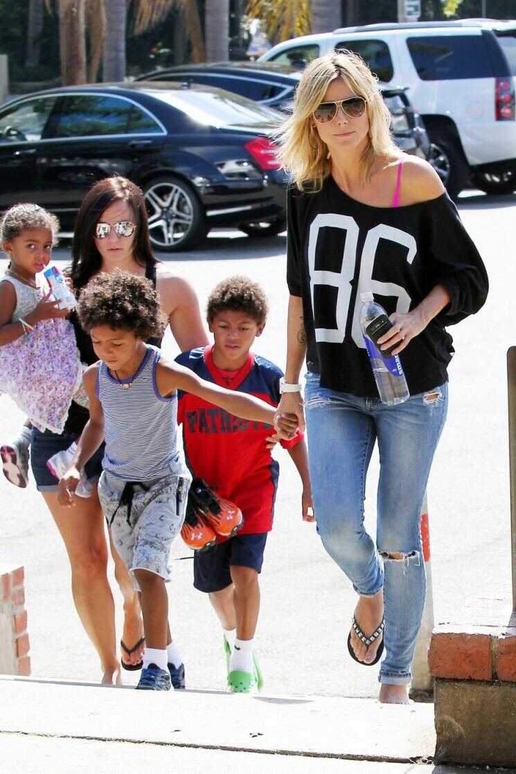 Jessica Alba et sa famille ont Déjeuner à Los Angeles (Photos)