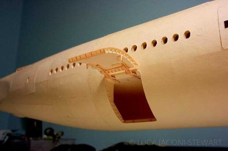 Maquette du Boeing 777 construit entièrement en papier