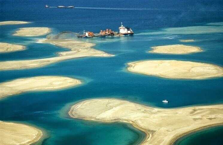 Enorme "Le Monde" de Dubaï archipel artificiel