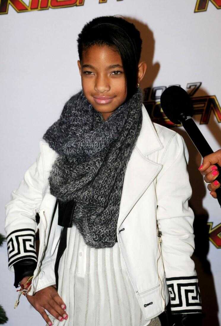 Willow Smith Sport Certains Funky Fur Boots Au Jingle Ball Concert (Photos)