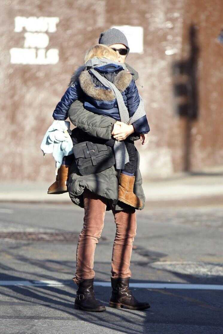 Bébé, il fait froid dehors!  Naomi Watts et Liev Schreiber Brave Chill (Photos)