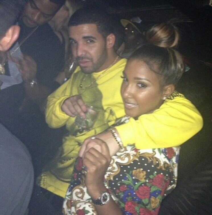 Drake New Girlfriend & Relation Nouvelles 2015: le rappeur de bandes de '10 Shows Off Major PDA avec Video Vixen Bernice Burgos en Australie [Photos]