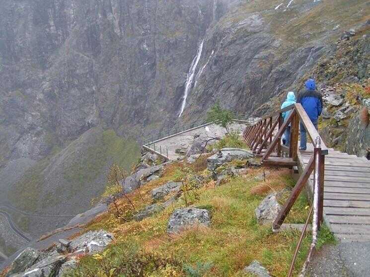 Les cheveux élever épingle à cheveux Bends sur la route des Trolls en Norvège
