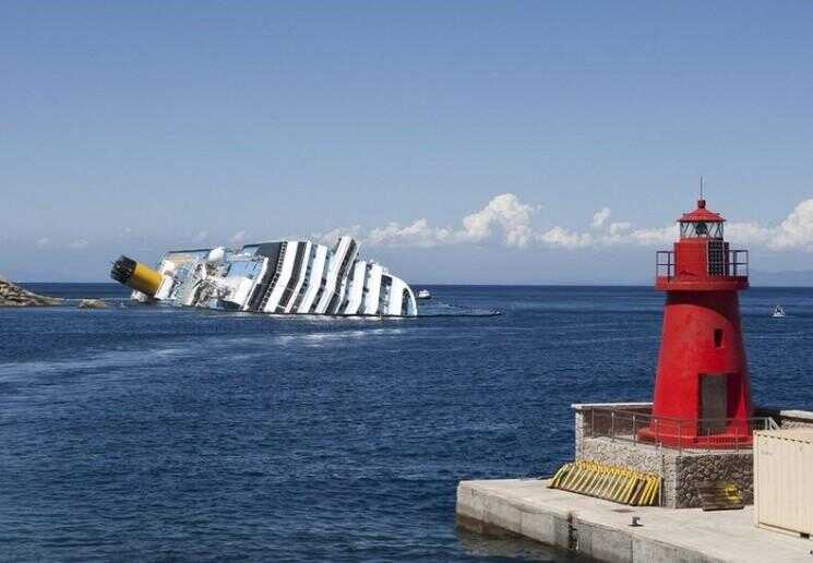 Naufrage d'un bateau de croisière â € ~Costa Concordiaâ € ™ devient attraction touristique