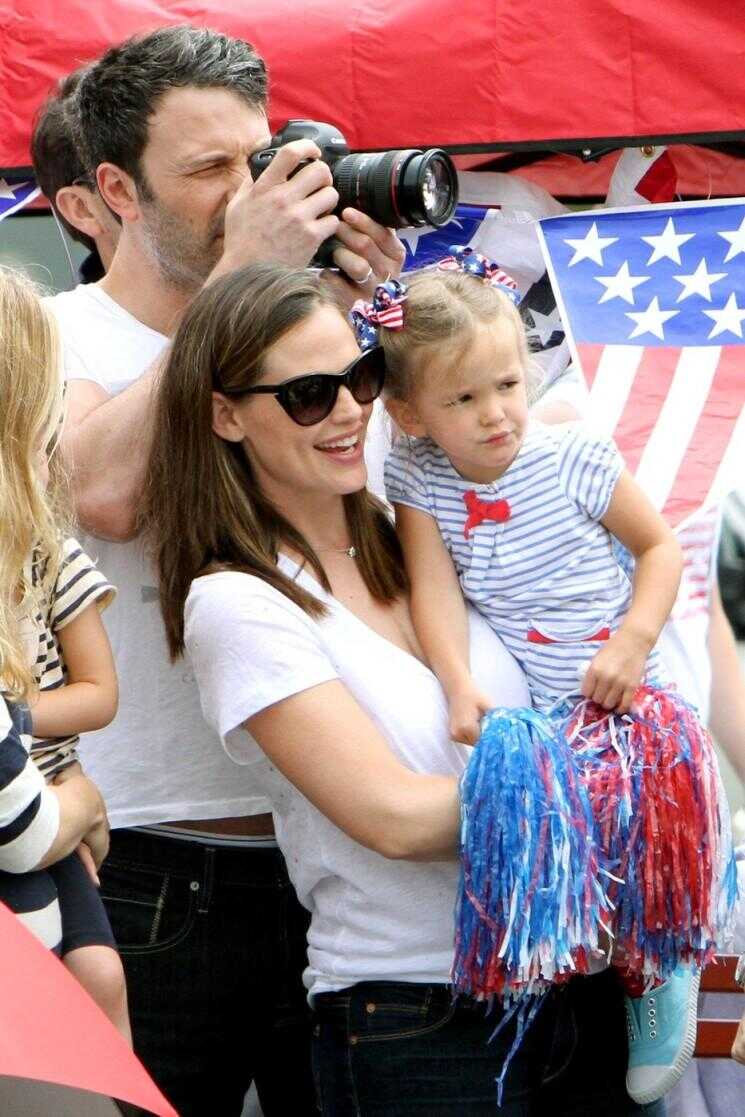 Ben Affleck et Jennifer Garner Célébrez le Jour de l'Indépendance Comme une famille (Photos)