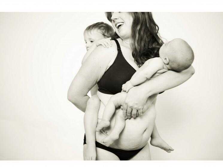 9 photos de ce que les mamans ressemblent vraiment après bébé