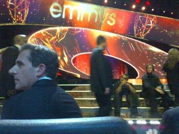 Gwyneth Paltrow Tweets photos du Emmys (Voir les photos ici!)