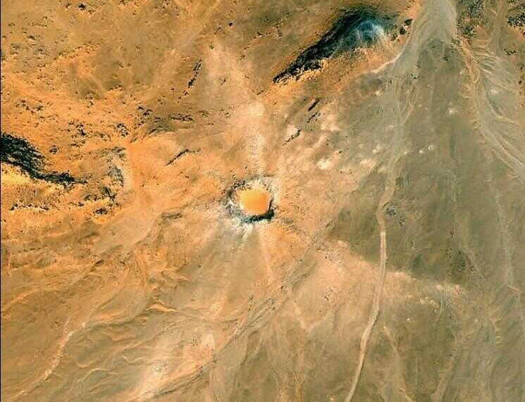 Kamil Cratère: Un cratère d'impact de météorite trouvé avec Google Earth
