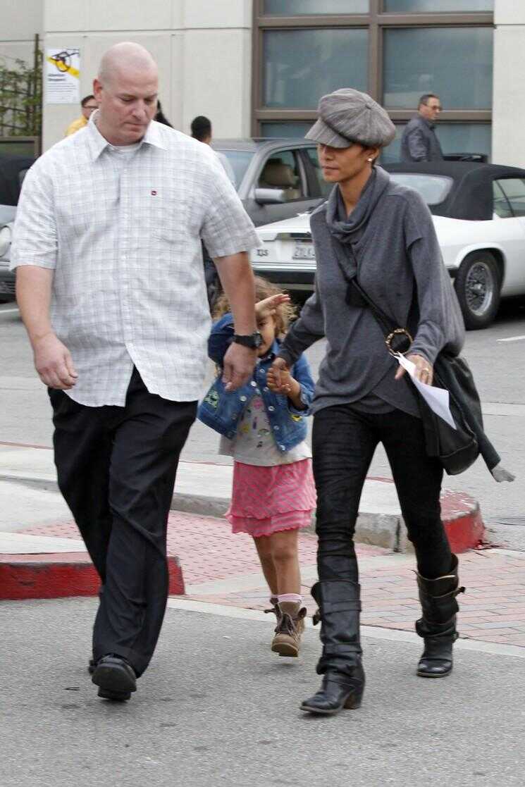 Spotted!  Halle Berry And Daughter Nahla Aubry Out!  (Photos)