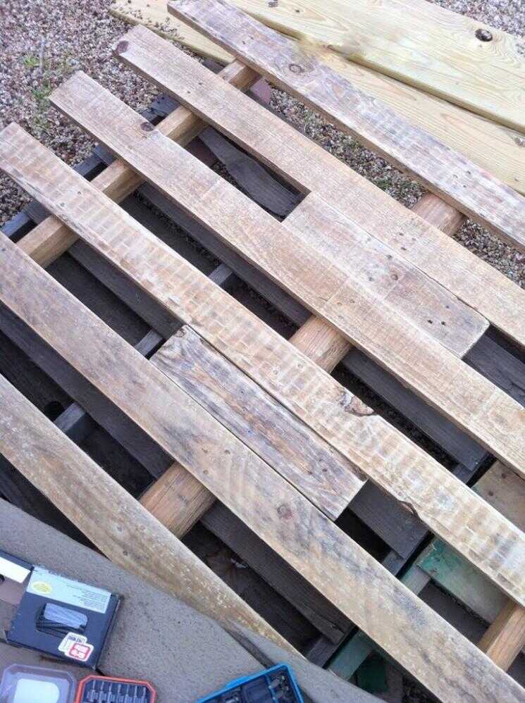 Pont de bois de palettes de bricolage pour moins de 300 $