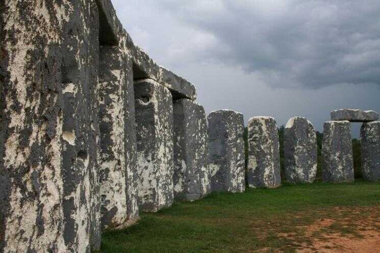 Foamhenge - Stonehenge Replica en Virginie Construit de mousse de polystyrène