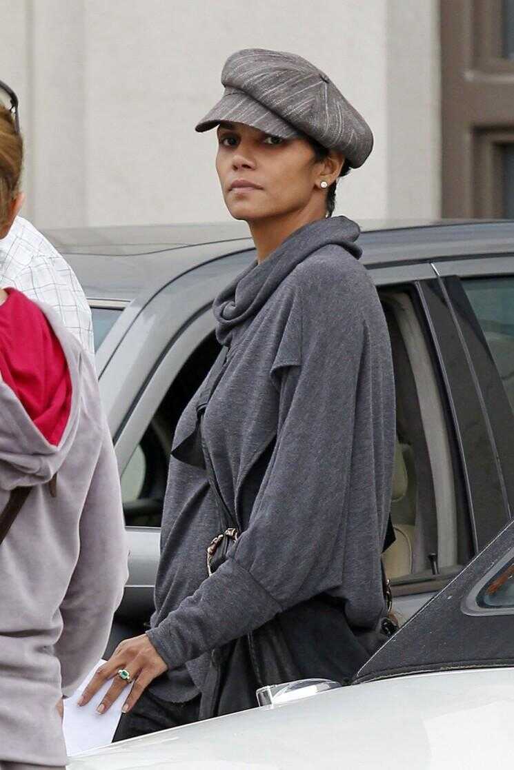 Spotted!  Halle Berry And Daughter Nahla Aubry Out!  (Photos)