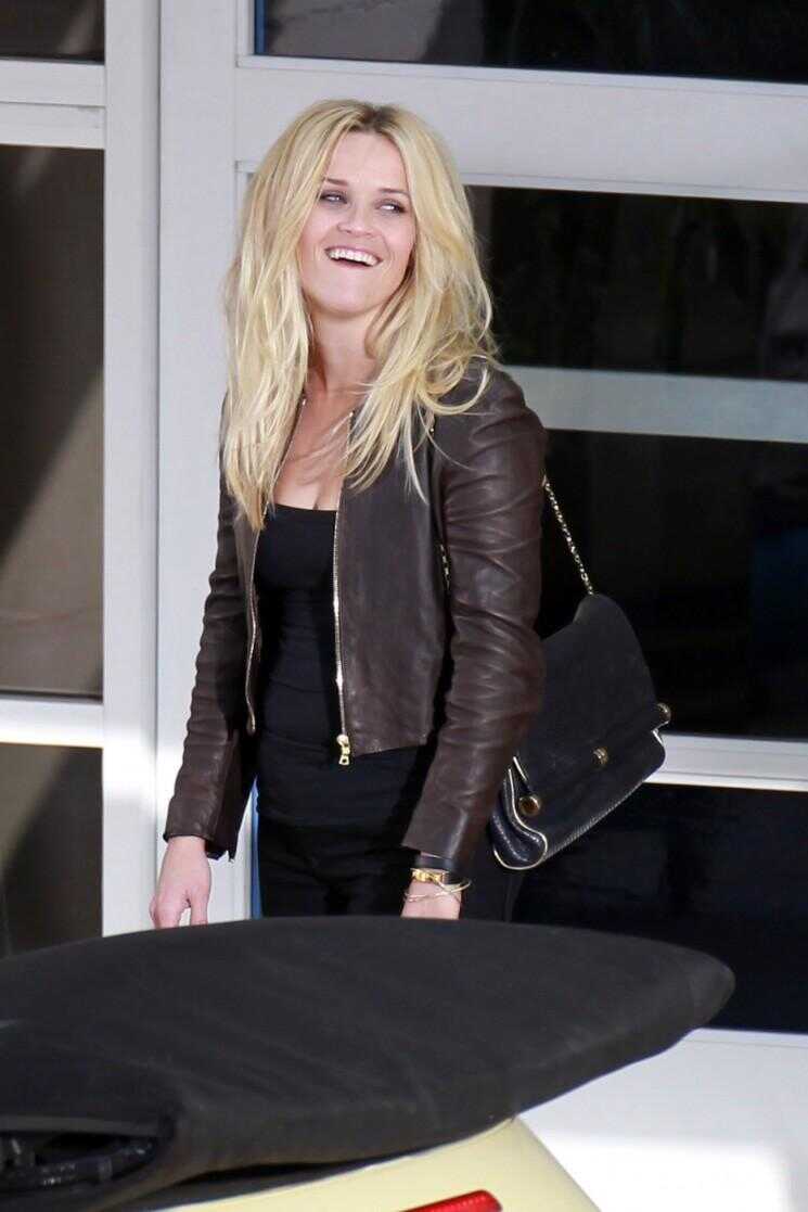 Reese Witherspoon repéré sur le tournage de "This Means War" Avec Chelsea Handler (Photos)