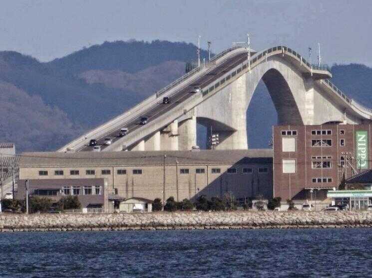 Eshima Ohashi Bridge à Matsue, Japon