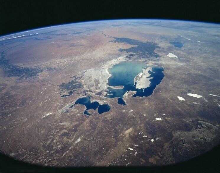 La disparition du lac d'Aral et le navire Cimetière de Moynaq